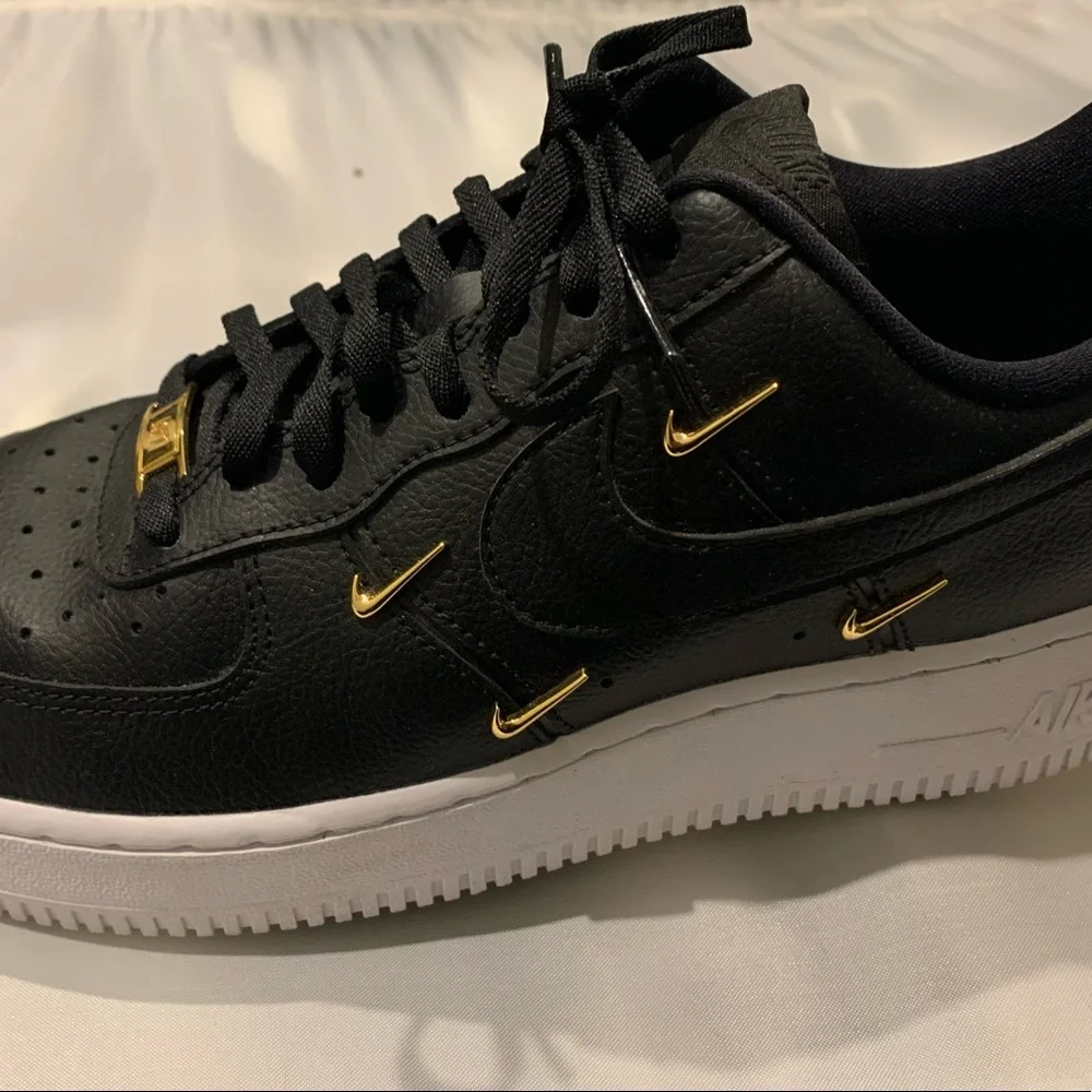 Nike Air Force 1 '07 LX "Sisterhood" Black Edition - Picture 2 of 5